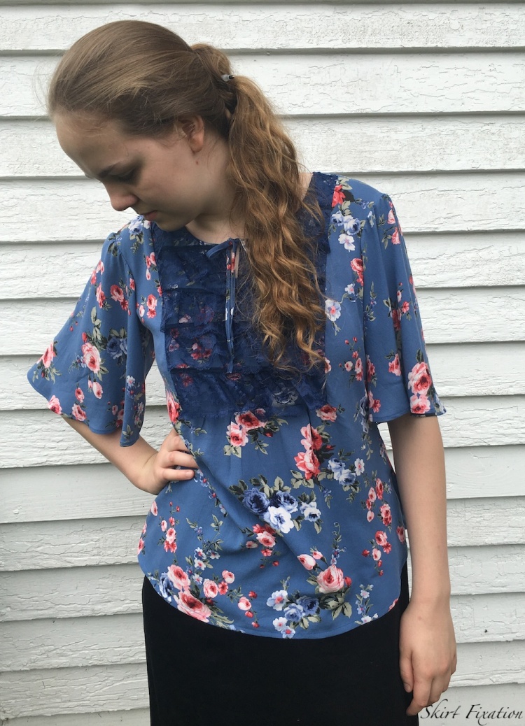 Phoenix Blouse sewed and reviewed by Skirt Fixation